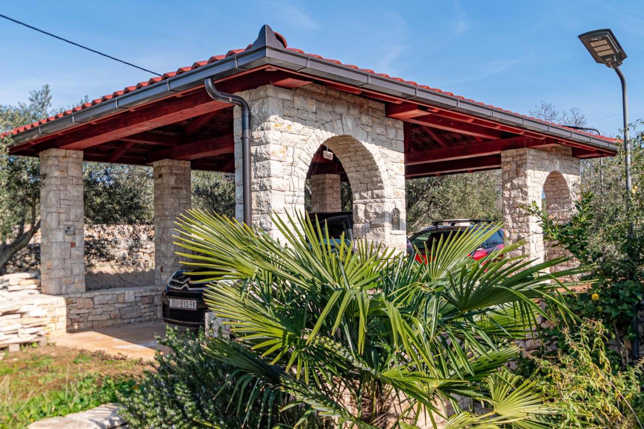 הוילה וולה לוקה Stone House San Pelegrin מראה חיצוני תמונה